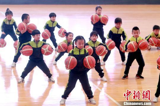 为什么封闭训练是提高篮球水平的有效途径_2